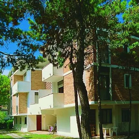 Lignano Pineta Apartament *