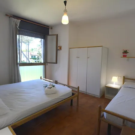 Lignano Pineta Апартаменты *